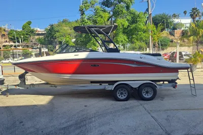 Sea Ray SPX 210