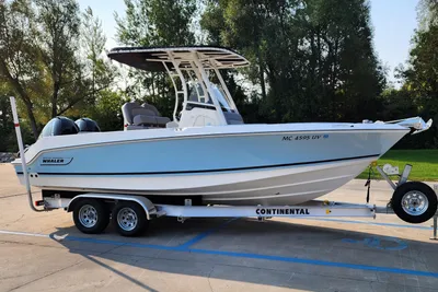 Boston Whaler 230 Outrage