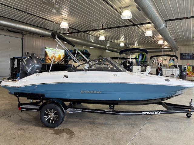 Stingray 191DC DUAL CONSOLE BOWRIDER