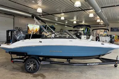 Stingray 191DC DUAL CONSOLE BOWRIDER