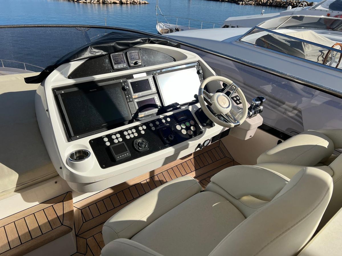 2016 Sunseeker 75 