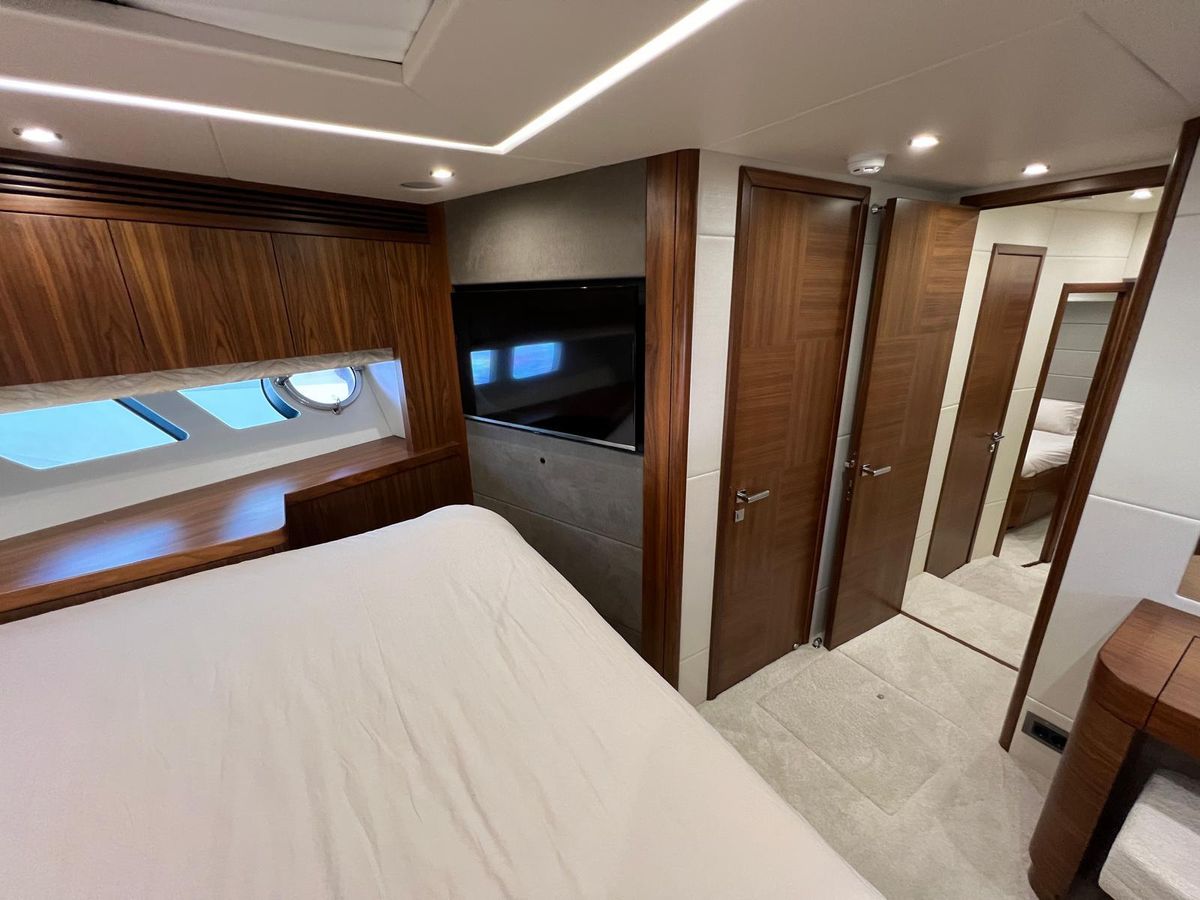 2016 Sunseeker 75 