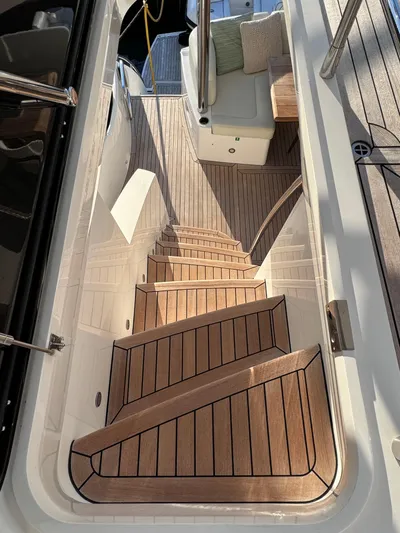  Yacht Photos Pics Staircase on 2016 Sunseeker 75 Yacht with elegant wooden finish.