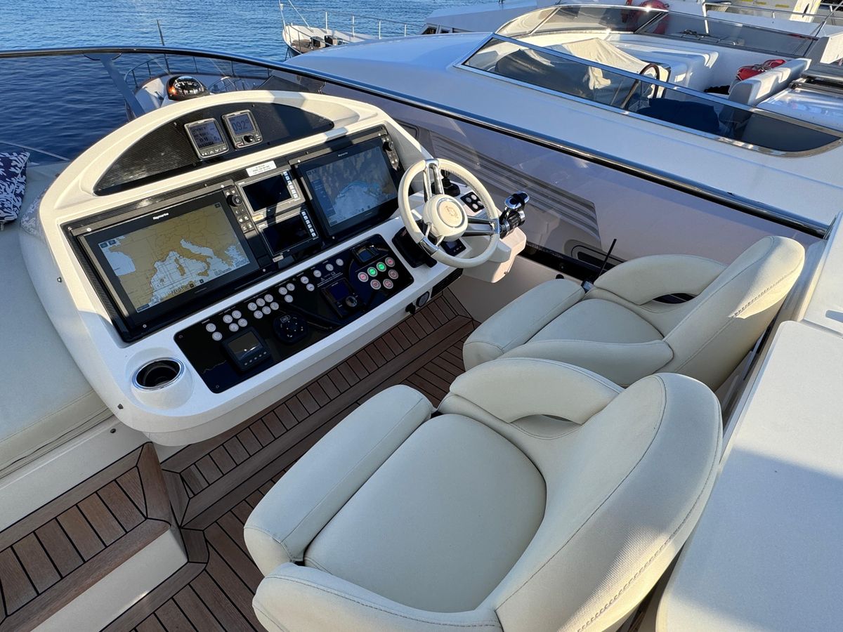 2016 Sunseeker 75 
