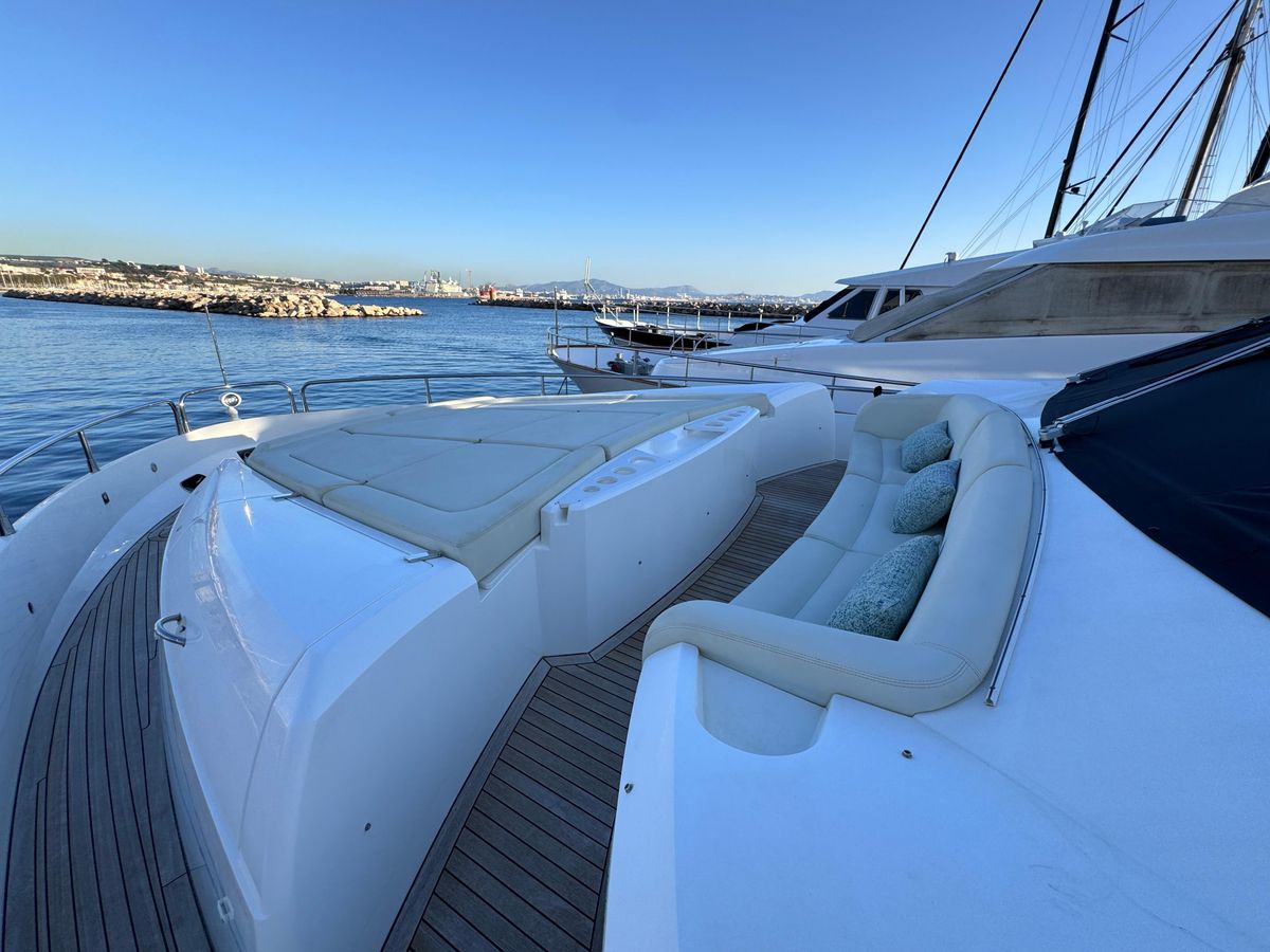 2016 Sunseeker 75 