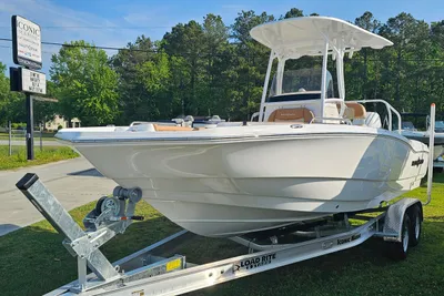 NauticStar 231 Hybrid