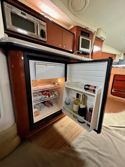 Runnin Free Yacht Photos Pics 