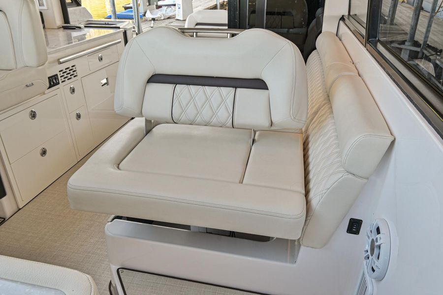 2021 Regal 36 Grande Coupe