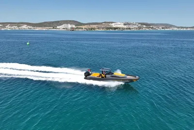 Yuka Yacht Shark 363
