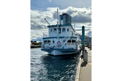 Titan House boat
