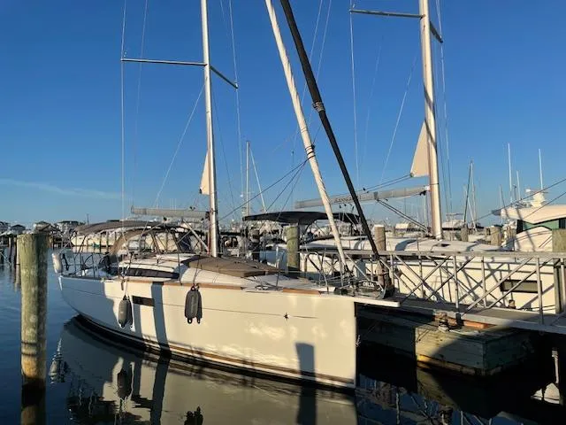 Hanavave Yacht Photos Pics 