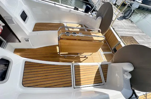 Hanavave Yacht Photos Pics 