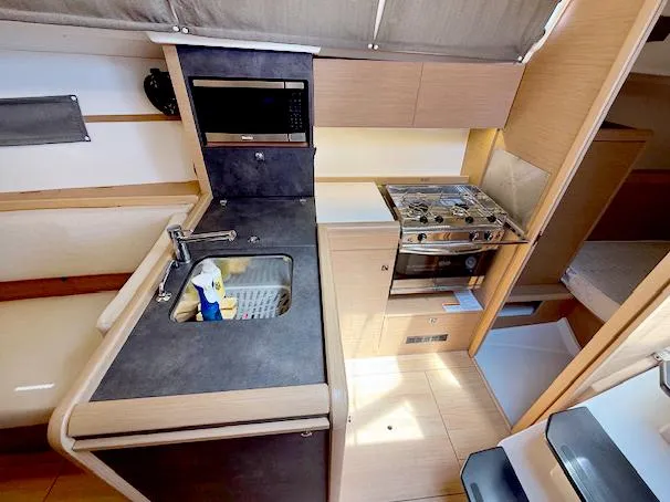 Hanavave Yacht Photos Pics 