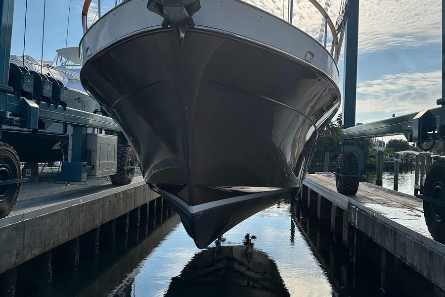 1986 Tollycraft Pilothouse