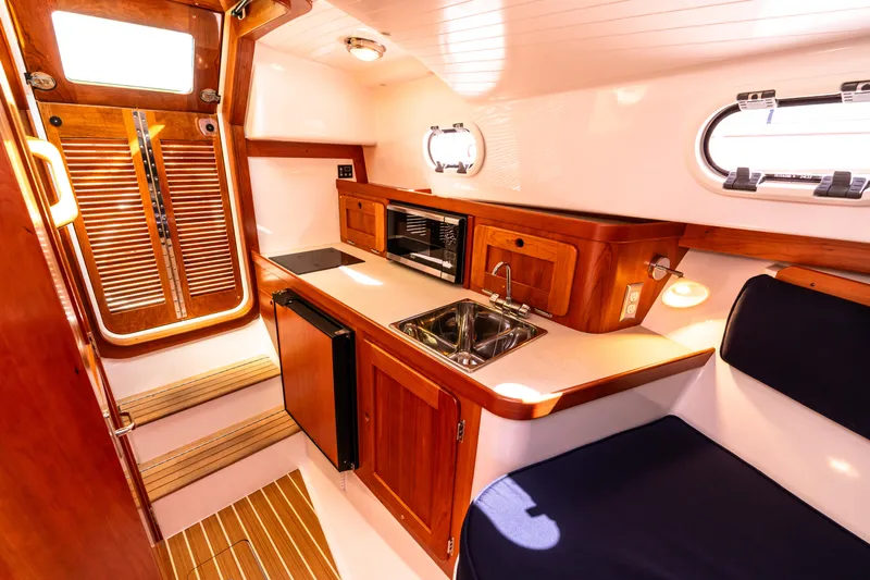 Asolare Yacht Photos Pics 