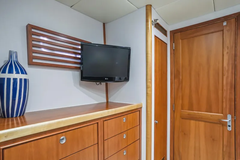 Island Soul Yacht Photos Pics Bunk Room