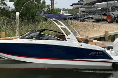 Cobalt R4 Outboard