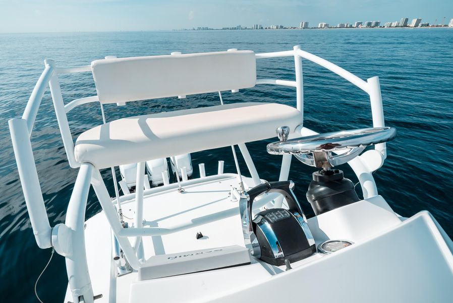 2016 Nor-Tech 390 Center Console