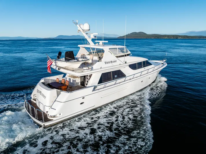 "white Rabbit" Yacht Photos Pics Stbd stern profile
