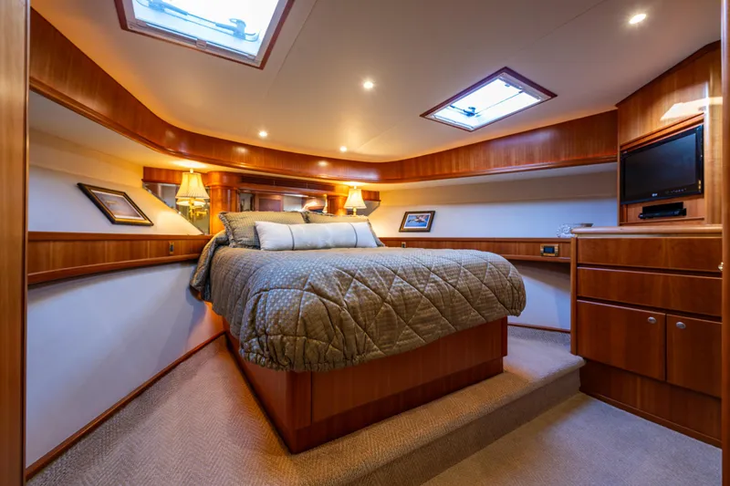 White Rabbit Yacht Photos Pics VIP suite 1