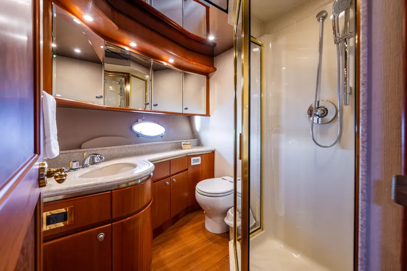 White Rabbit Yacht Photos Pics Guest head 1