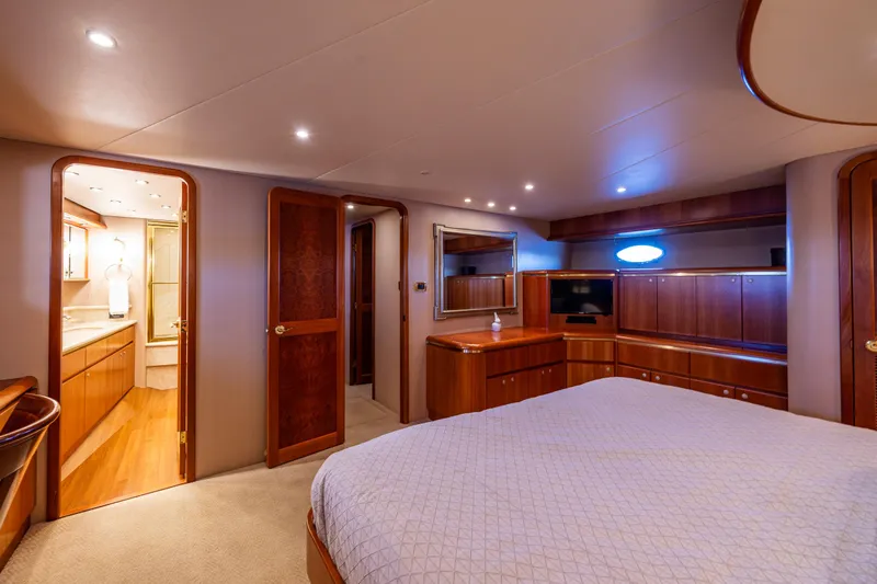 White Rabbit Yacht Photos Pics Owners suite 3