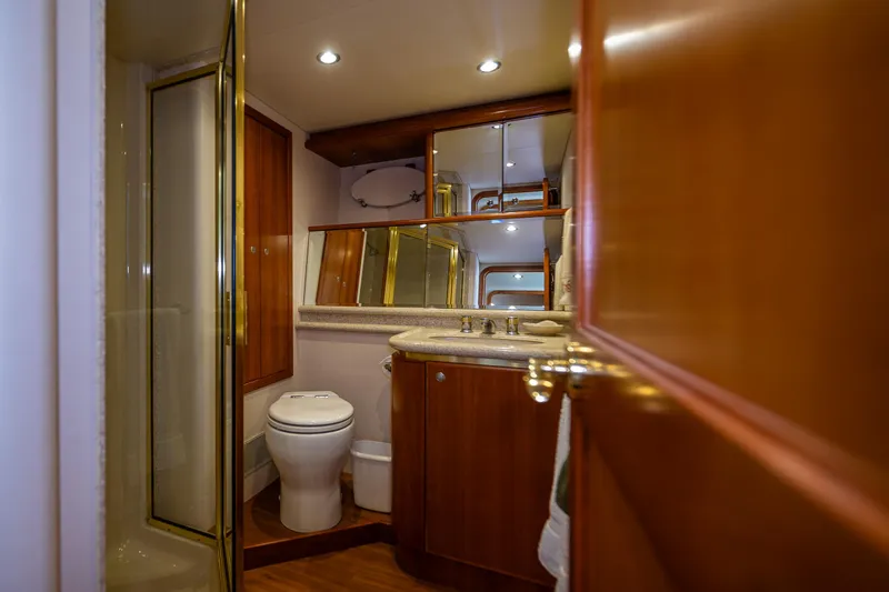 White Rabbit Yacht Photos Pics Crew head