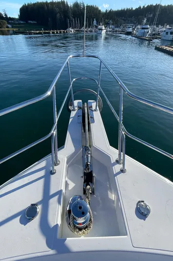 White Rabbit Yacht Photos Pics Bow pulpit & windlass