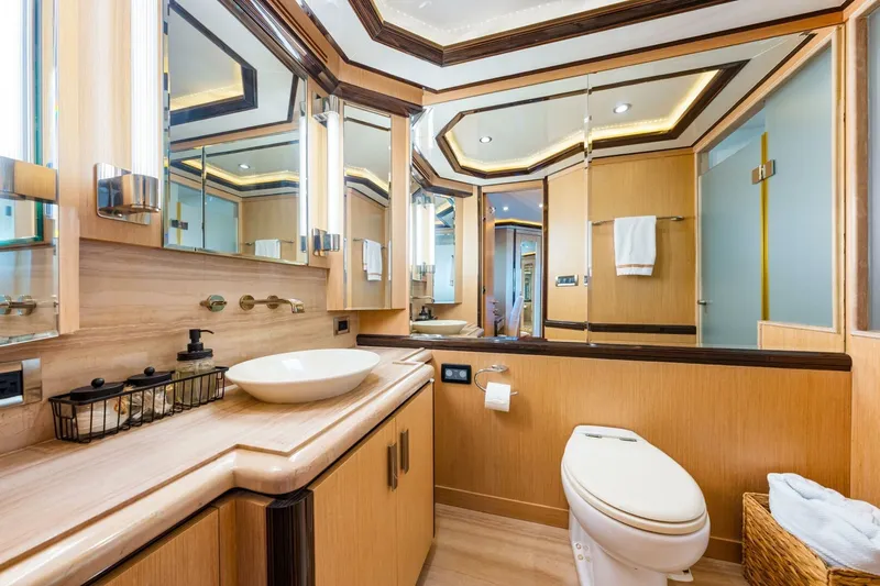 Relentless Yacht Photos Pics 2010 83 Ocean Alexander Motor Yacht 'Relentless'