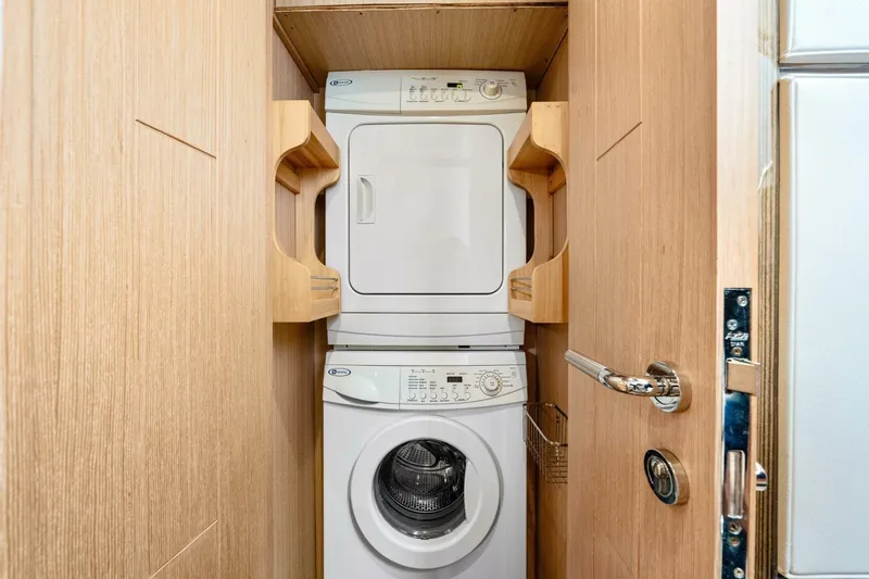 Relentless Yacht Photos Pics 2010 83 Ocean Alexander Motor Yacht 'Relentless'