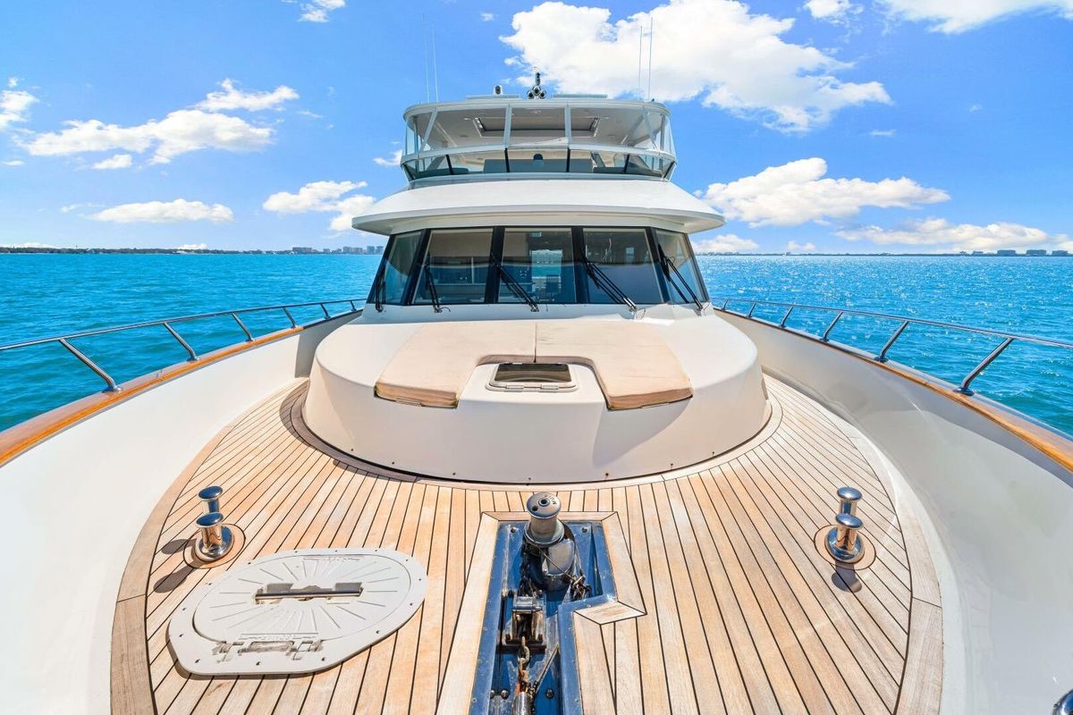 2010 Ocean Alexander 84 