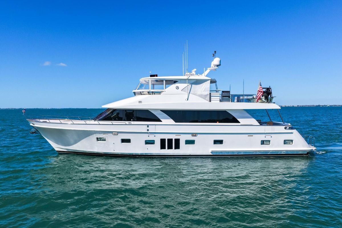 2010 Ocean Alexander 84 