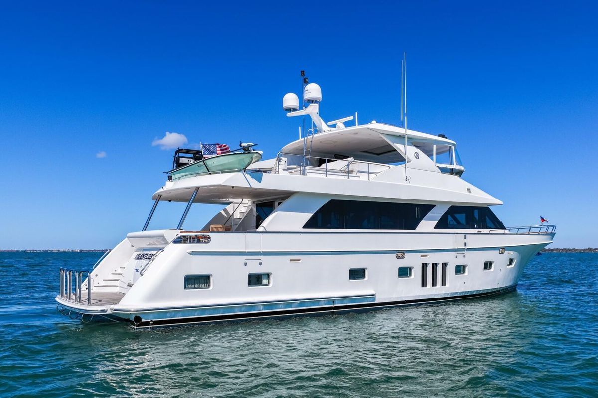 2010 Ocean Alexander 84 