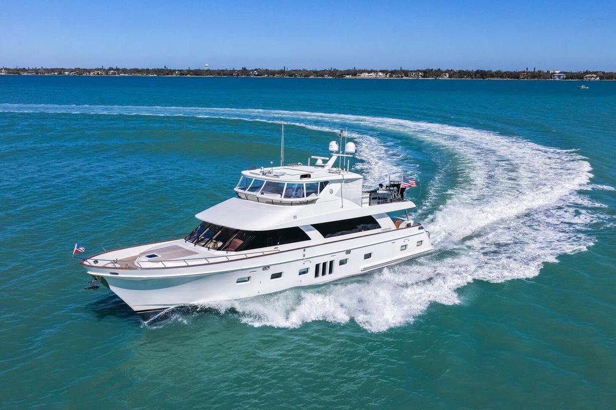 2010 Ocean Alexander 84 