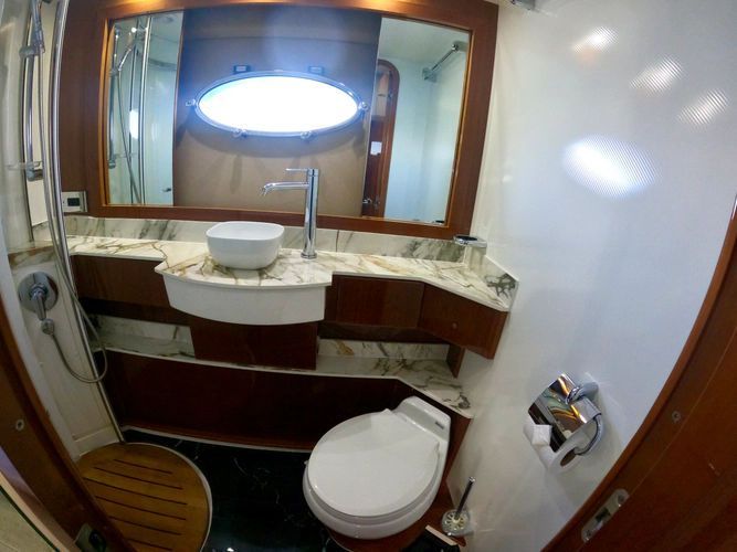 2009 Viking Princess 54 