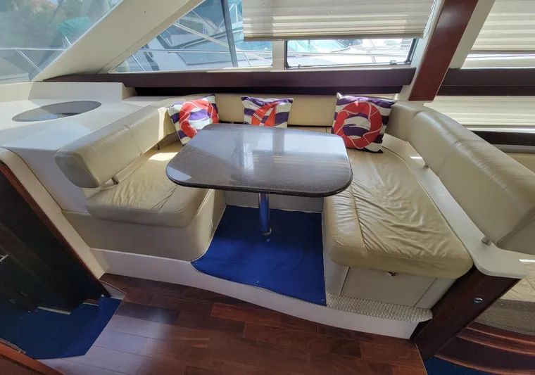 'aquaholic' Yacht Photos Pics 2011 Meridian 441 Sedan - Dinette