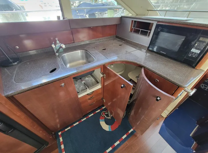 'aquaholic' Yacht Photos Pics 2011 Meridian 441 Sedan - Galley