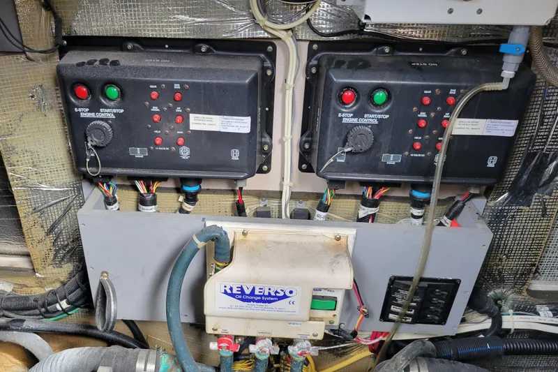 'aquaholic' Yacht Photos Pics Engine Compartment