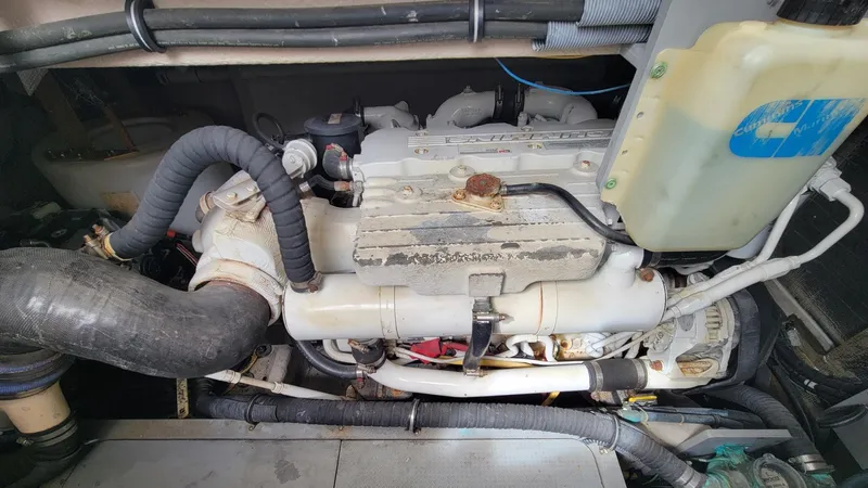 'aquaholic' Yacht Photos Pics Engine Compartment