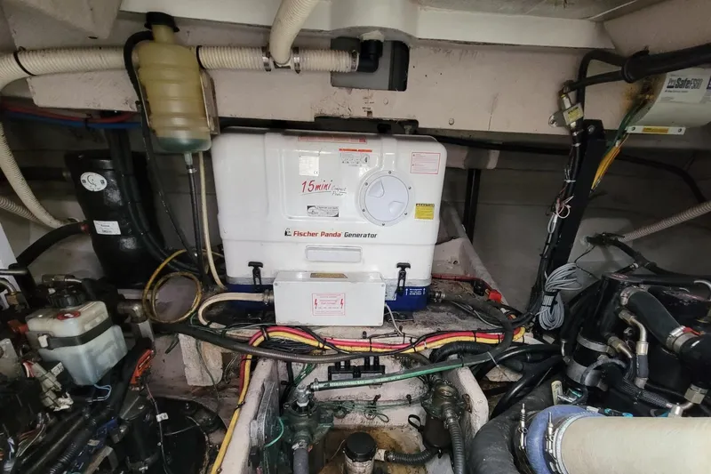 'aquaholic' Yacht Photos Pics Engine Compartment