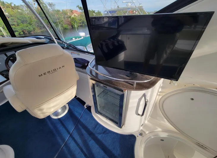 'aquaholic' Yacht Photos Pics 2011 Meridian 441 Sedan  - Flybridge