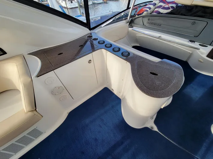 'aquaholic' Yacht Photos Pics 2011 Meridian 441 Sedan - Flybridge