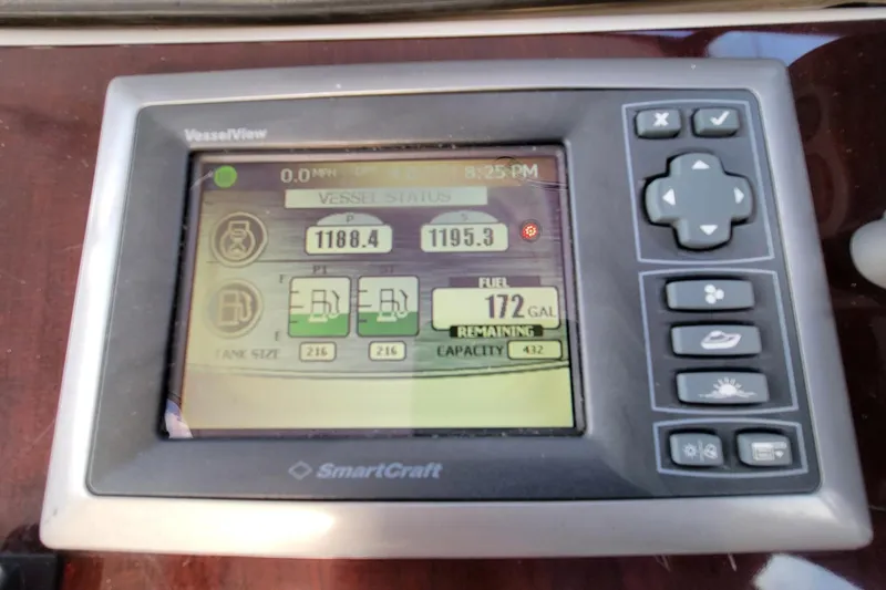 'aquaholic' Yacht Photos Pics 2011 Meridian 441 Sedan  - Engine Hours