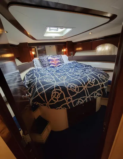 'aquaholic' Yacht Photos Pics Forward Master stateroom