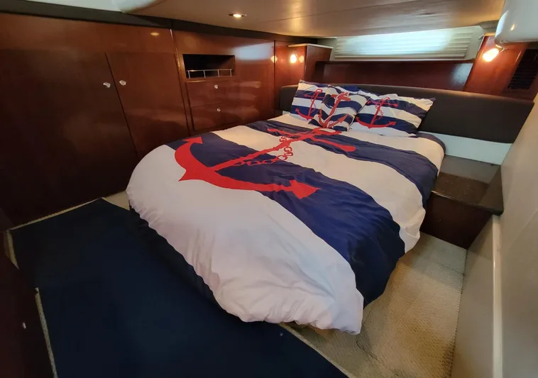 'aquaholic' Yacht Photos Pics Guest stateroom