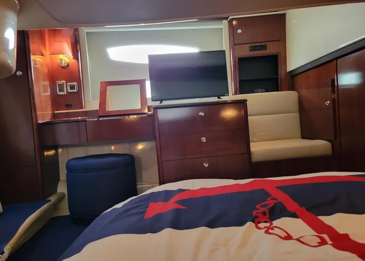 'aquaholic' Yacht Photos Pics Guest stateroom