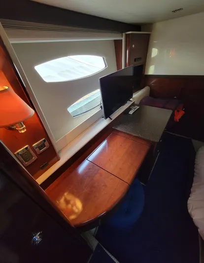 'aquaholic' Yacht Photos Pics Guest stateroom