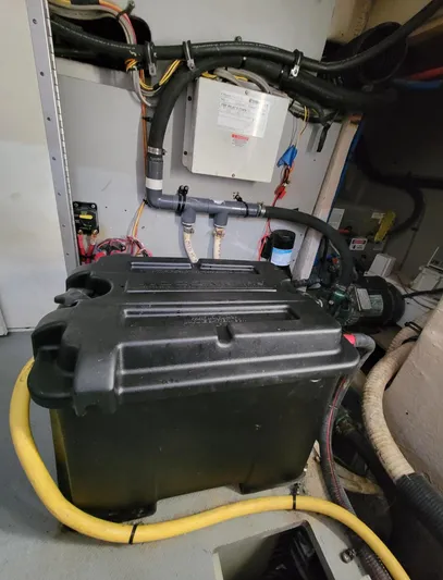 'aquaholic' Yacht Photos Pics New Batteries 11/2024