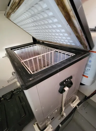 'aquaholic' Yacht Photos Pics Additional Freezer Below deck