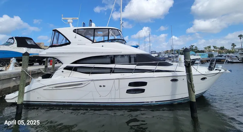 'aquaholic' Yacht Photos Pics 2011 Meridian 441 Sedan - 'Aquaholic'